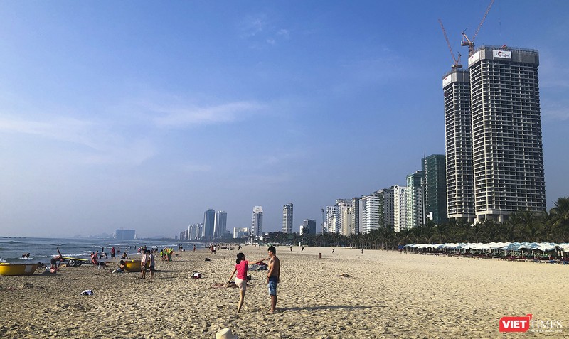 Một góc bãi biển Đà Nẵng