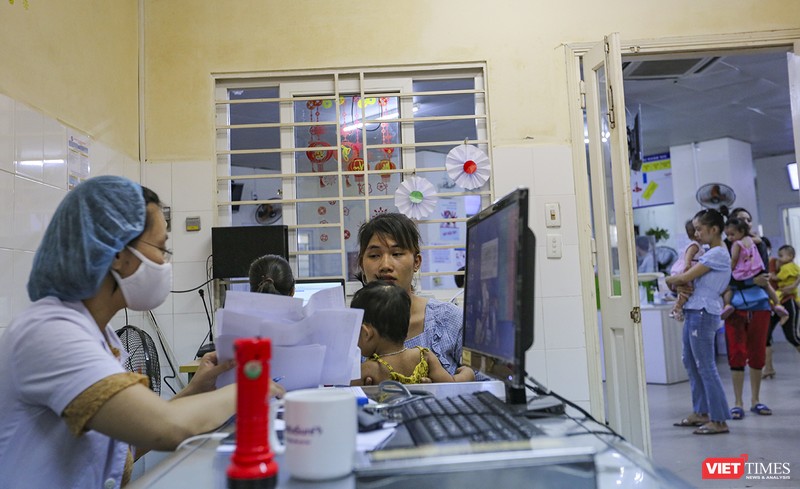Bệnh nhân đến thăm khám tại Bệnh viện Phụ sản - Nhi TP Đà Nẵng 