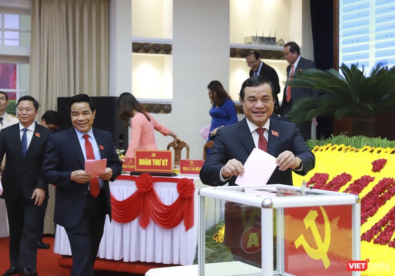Ông Phan Việt Cường bỏ phiếu tại Đại hội đại biểu Đảng bộ tỉnh Quảng Nam lần thứ XXII vừa diễn ra