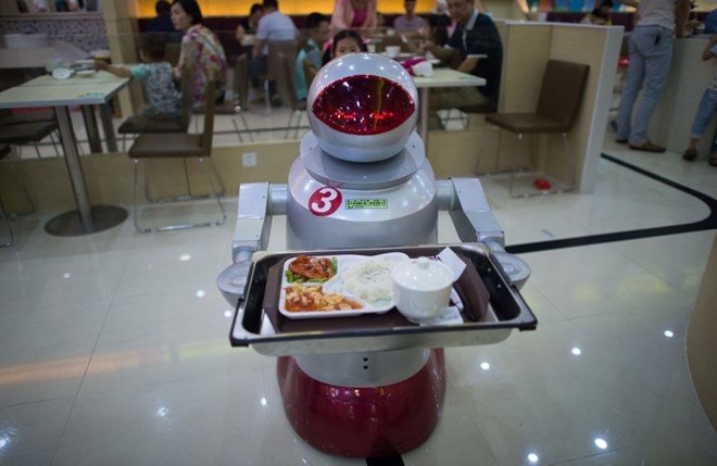 Nhà hàng It's More Teatime Than Terminator tại Côn Sơn, Trung Quốc có hàng chục robot bé nhỏ dễ thương có thể nấu nướng và phục vụ. (Nguồn: Sputnik)