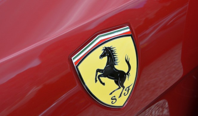Mỗi chiếc xe bán ra của Ferrari lãi đến 90.000 USD