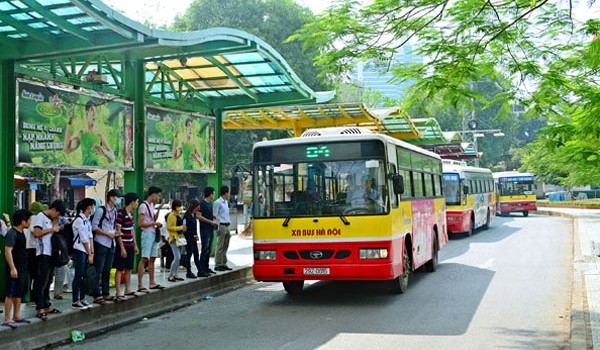 Hiện nay Hà Nội đang thay thế hàng loạt xe bus, với trang thiết bị hiện đại hơn - Ảnh: Báo Giao thông