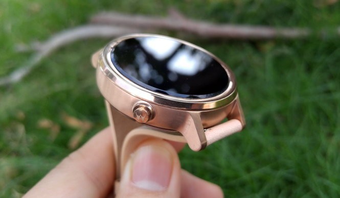 Đồng hồ thông minh (smartwatch) Motorola Moto 360 (2015) vàng hồng