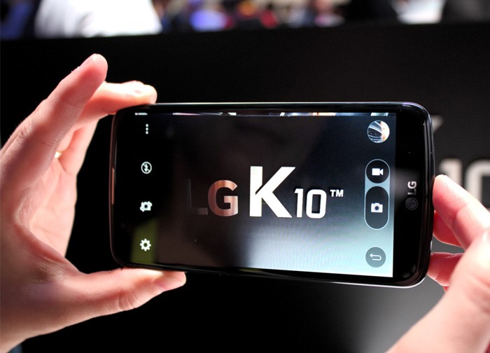 Cận cảnh smartphone LG K10 phiên bản 2017