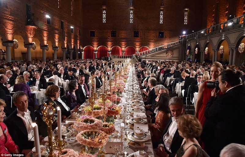 Quang cảnh hoàng tráng của Nobel banquet 2015