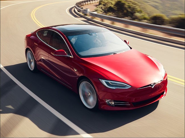 Tesla Model S (ảnh: Business Insider)