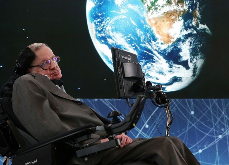 Stephen Hawking (ảnh: Yahoo) 