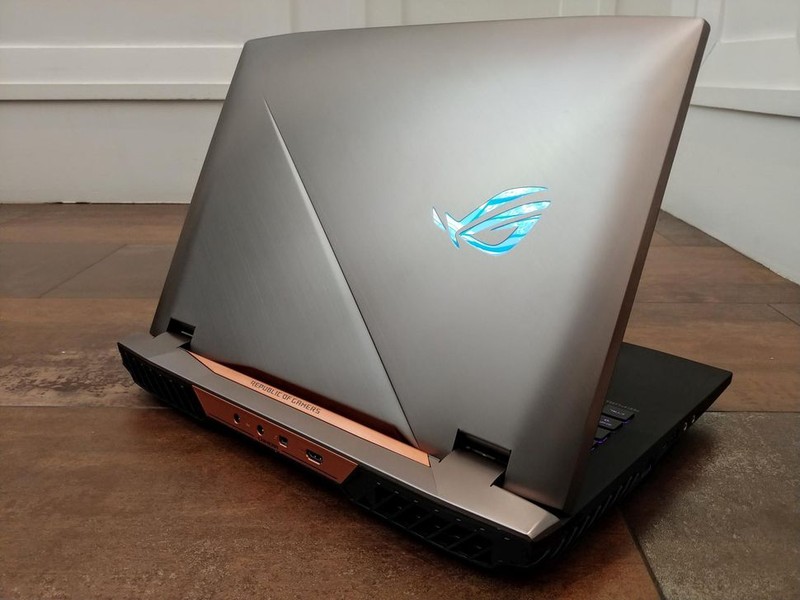 Asus ROG G703 là một trong những laptop đầu tiên sử dụng vi xử lý Core i9 của Intel. Nguồn: CNET