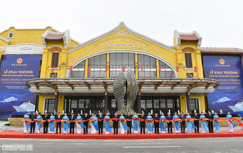 Thủ tướng dự lễ khai trương 3 công trình hạ tầng lớn tại Quảng Ninh (Nguồn: VPCP)