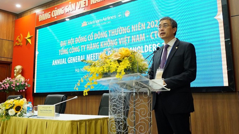 Ông Đặng Ngọc Hoà, Chủ tịch HĐQT Vietnam Airlines, phát biểu tại ĐHĐCĐ thường niên năm 2021