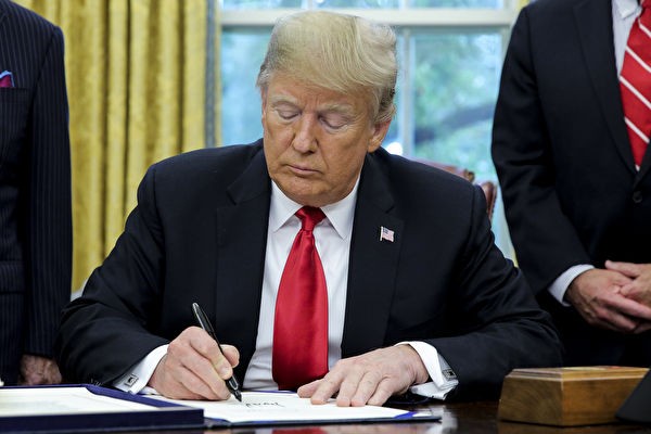 Ngày 5.10 Tổng thống Donald Trump đã ký Luật BUILD tăng cường đầu tư ra nước ngoài, đi ngược lại những cam kết khi tranh cử