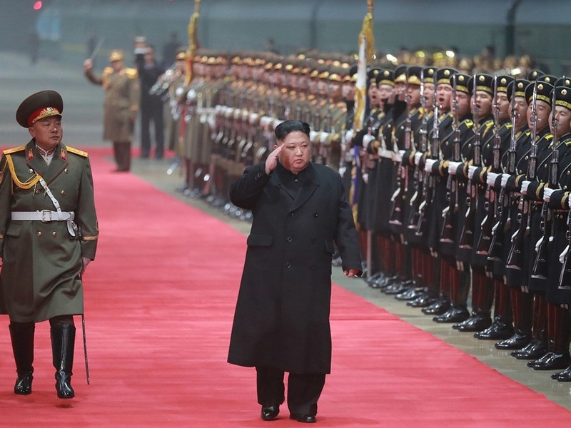Nhà lãnh đạo Triều Tiên Kim Jong-un  trở về Bình Nhưỡng sau cuộc gặp gỡ thượng đỉnh Hà Nội. Dư luận quốc tế rất quan tâm liệu Triều Tiên có tiếp tục chương trình phi hạt nhân hóa không?