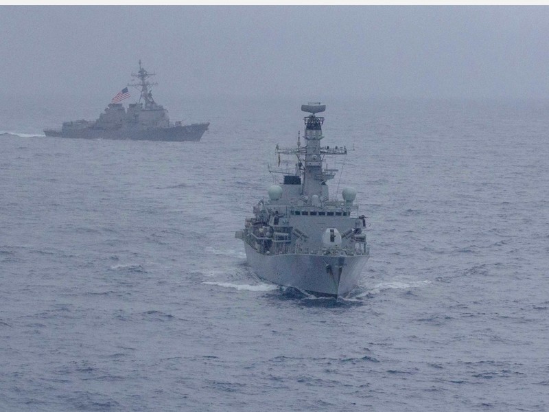 Hai tàu chiến Mỹ công khai bật hệ thống nhận biết AIS đi xuyên eo biển Đài Loan hôm 28.4 được coi là thể hiện thái độ cứng rắn hơn với Trung Quốc.