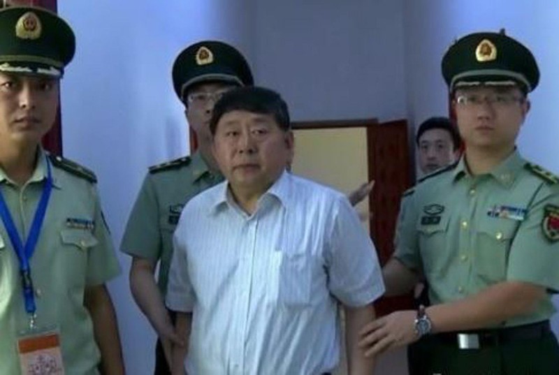 Cốc Tuấn Sơn, Trung tướng, Phó Chủ nhiệm Tổng bộ Hậu cần, quan tham dâng con cho sếp để tiến thân khi bị bắt (Ảnh: Dwnews).