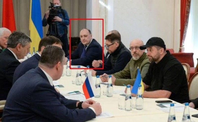 Ông Denis Kireev tham gia Đoàn đại biểu Ukraine trong vòng đàm phán Nga-Ukraine đầu tiên (Ảnh: Dwnews).