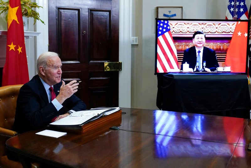 Cuộc điện đàm lần trước giữa ông Joe Biden và Tập Cận Bình ngày 10/9/2021 (Ảnh: AP).