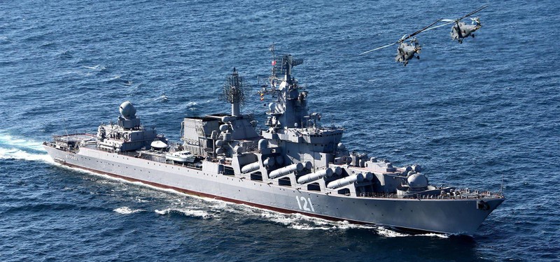 Tuần dương hạm Moskva, soái hạm của Hạm đội Biển Đen (Nga) trên biển (Ảnh: Dwnews).