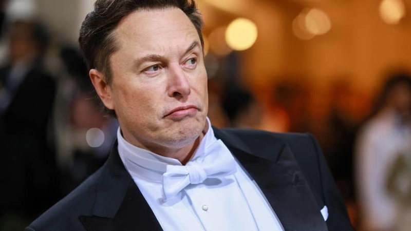 Ông chủ SpaceX Elon Musk liên tục thay đổi lập trường về cung cấp dịch vụ Starlink cho Ukraine (Ảnh: AP).