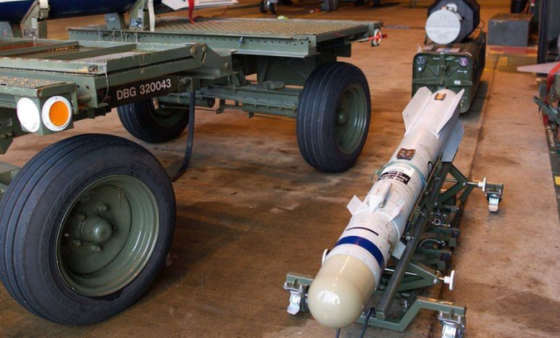 Tên lửa dẫn đường có độ chính xác cao Brimstone-2 của Anh được cung cấp cho Ukraine hôm 28/11 (Ảnh: Sina).