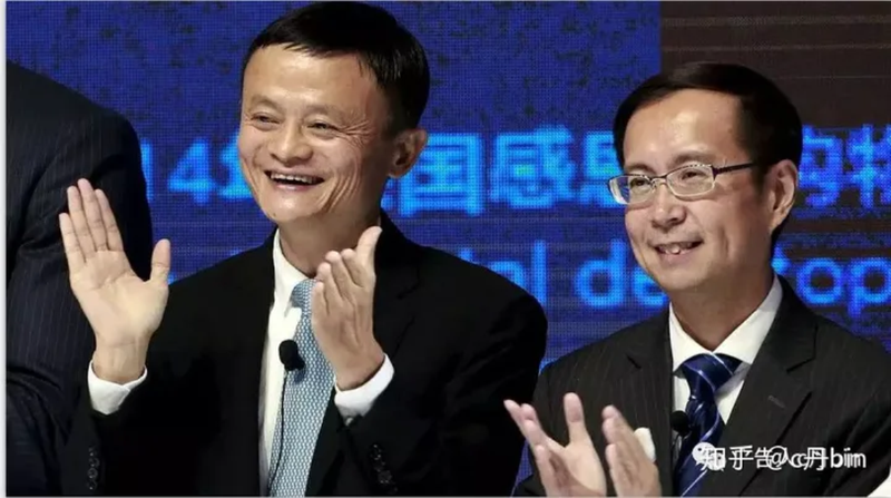 4 năm trước đây, khi trao quyền cho Trương Dũng, có lẽ Jack Ma không nghĩ đến lại có ngày hôm nay (Ảnh: Sina)