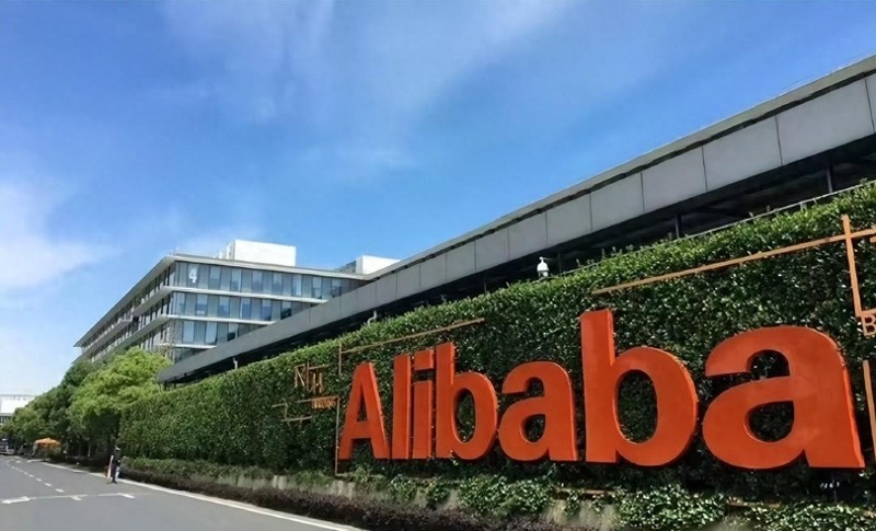 Tin đồn về kế hoạch giảm cổ phần của Jack Ma đã khiến giá trị thị trường của Alibaba bốc hơi 42 tỉ USD chỉ trong một ngày (Ảnh: Sohu)