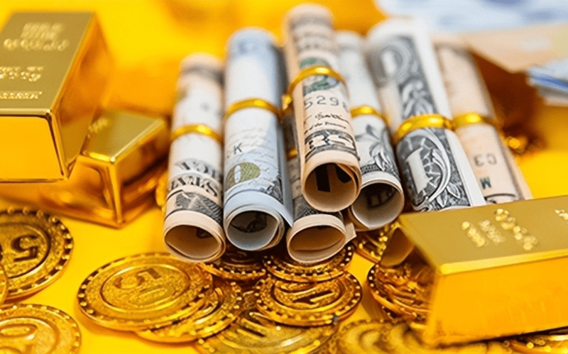 Mua vàng tích trữ thay USD đang là xu thế của các ngân hàng trung ương các quốc gia (Ảnh: Sohu)
