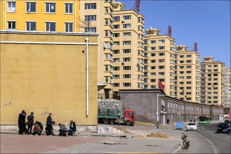 Số nhà bỏ trống ở Trung Quốc có thể đủ chỗ cho 150 triệu người vào ở (Ảnh: Bloomberg).