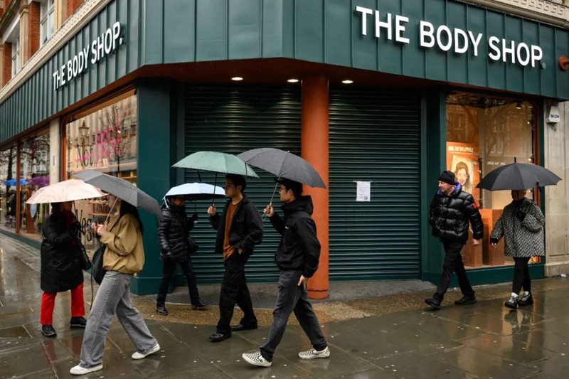 Nhiều cửa hàng The Body Shop ở các nước đã phải đóng cửa do công ty phá sản (Ảnh: NBD)