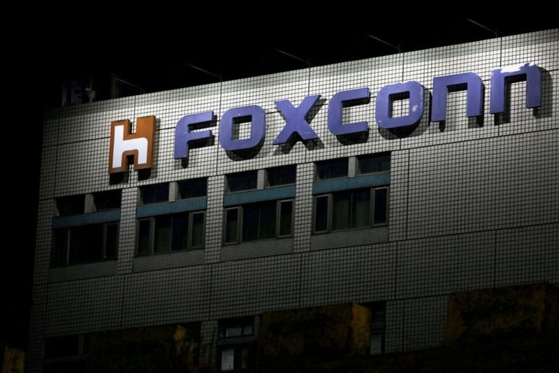 Logo của Foxconn bên ngoài tòa nhà công ty ở Đài Bắc, Đài Loan, ngày 10/11/2022. REUTERS/Ann Wang//