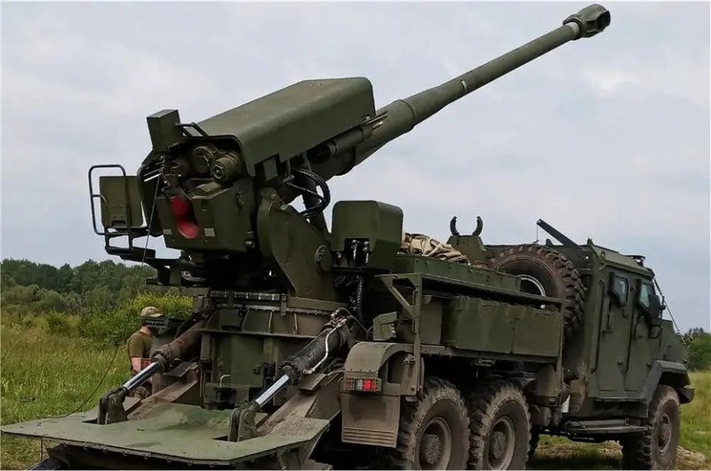 Pháo tự hành bánh lốp 2S22 Bohdana 2.0 155mm của Ukraine. Ảnh: Twitter