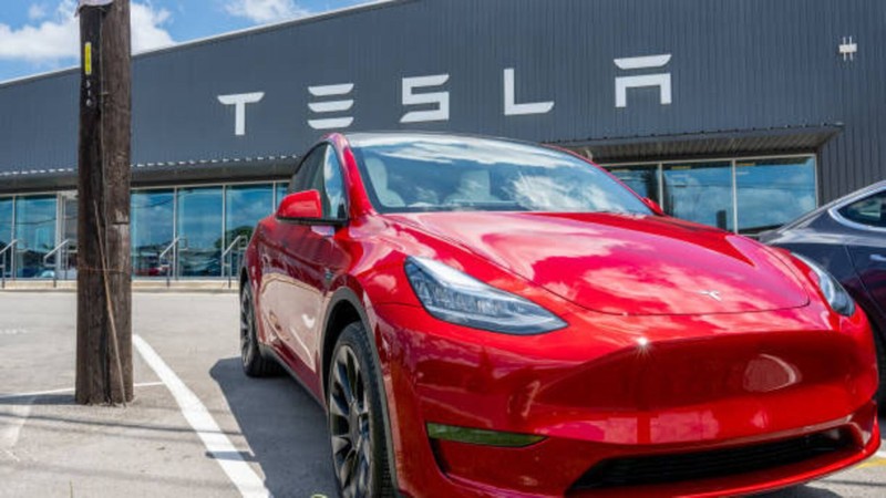 Tesla sẽ đầu tư 1 tỉ USD xây dựng một siêu máy tính trong dự án "Project Dojo" phát triển công nghệ xe tự lái. Ảnh Electrek