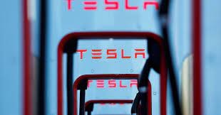 Trạm sạc xe điện của Tesla. Ảnh minh họa Reuters