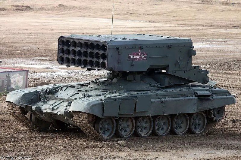 Pháo phản lực nhiệt áp TOS-1A do Nga sản xuất tại Triển lãm Quân đội 2021 được tổ chức gần Moscow. Ảnh Vitaly Kuzmin