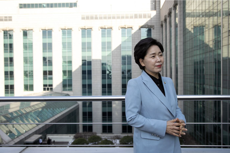 Bà Yang Hyang-ja, người đứng đầu một ủy ban của chính phủ về phát triển chip bán dẫn (ảnh: Bloomberg)