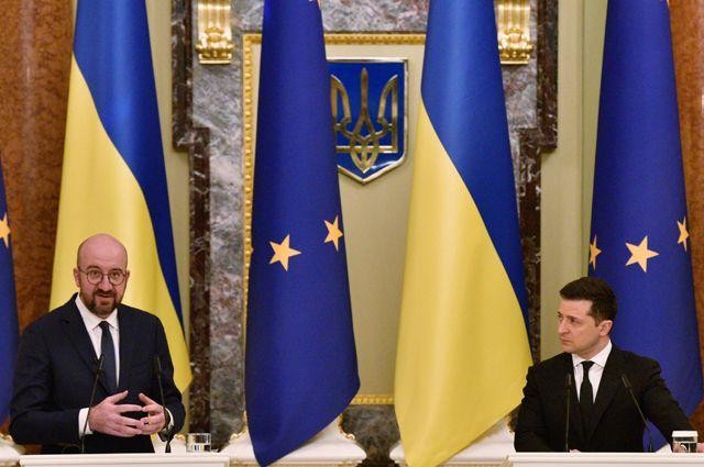 Chủ tịch Hội đồng châu Âu Charles Michel và tổng thống Ukraine Volodymyr Zelensky
