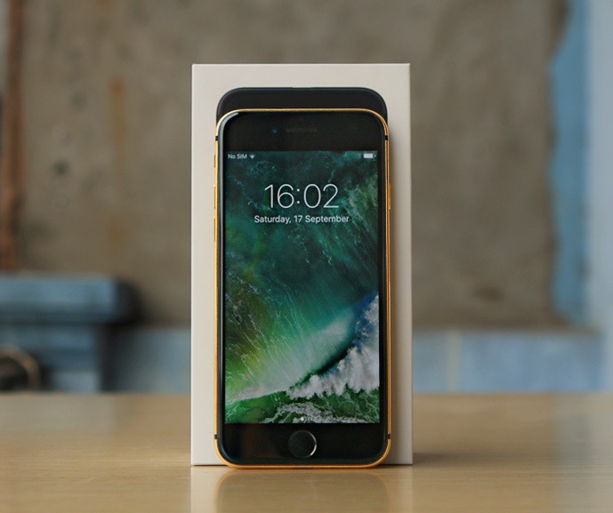 iPhone 7 mạ vàng dung lượng 32GB có giá bán từ 35 triệu đồng.