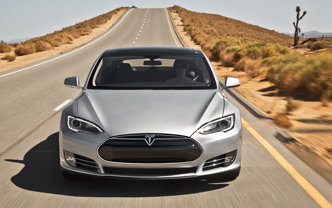 Tesla Model S, một mẫu xe được trang bị tính năng Autopilot (tự lái) của Tesla