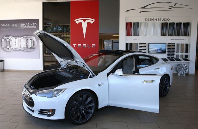 Những mẫu xe của Tesla luôn được khách hàng quan tâm. Ảnh: The Verge.