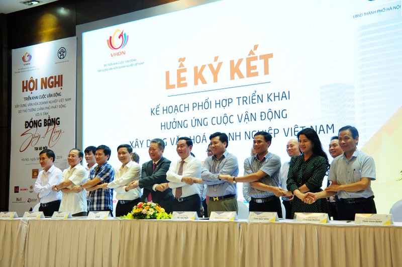 1. Nhiều địa phương, doanh nghiệp ký kết triển khai Cuộc vận động “Xây dựng Văn hóa doanh nghiệp Việt Nam”