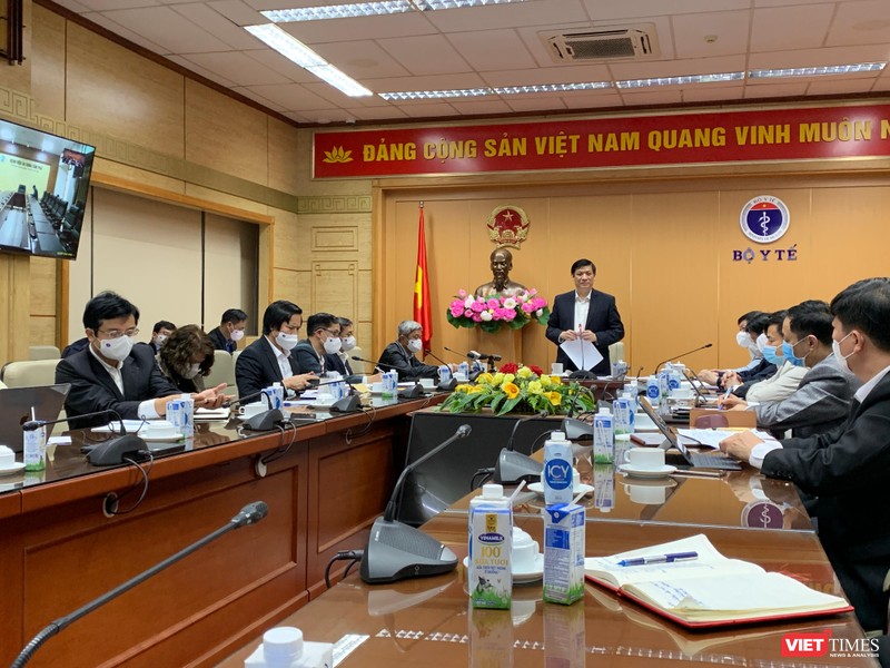 Bộ trưởng Bộ Y tế Nguyễn Thanh Long đã chủ trì cuộc họp đột xuất với Hải Dương và Quảng Ninh để ứng phó với tình hình dịch COVID-19 