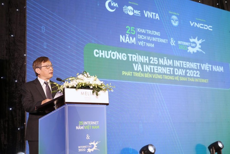 Ông Vũ Hoàng Liên - Chủ tịch Hiệp hội Internet Việt Nam phát biểu khai mạc