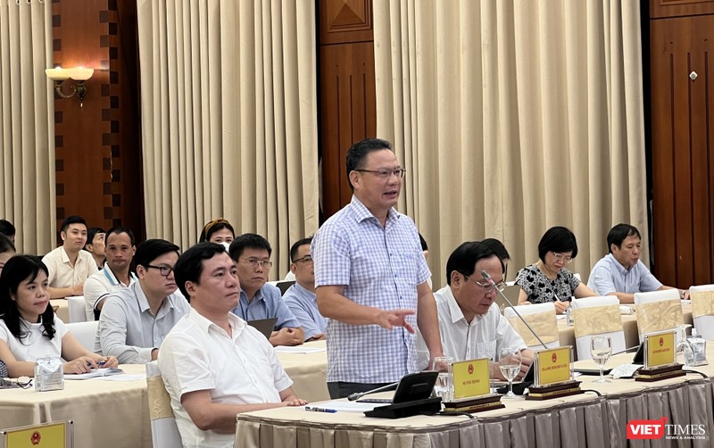 Ông Lê Văn Thanh - Thứ trưởng Bộ Lao động Thương binh và Xã hội - giải thích về việc lựa chọn phương án nghỉ Tết