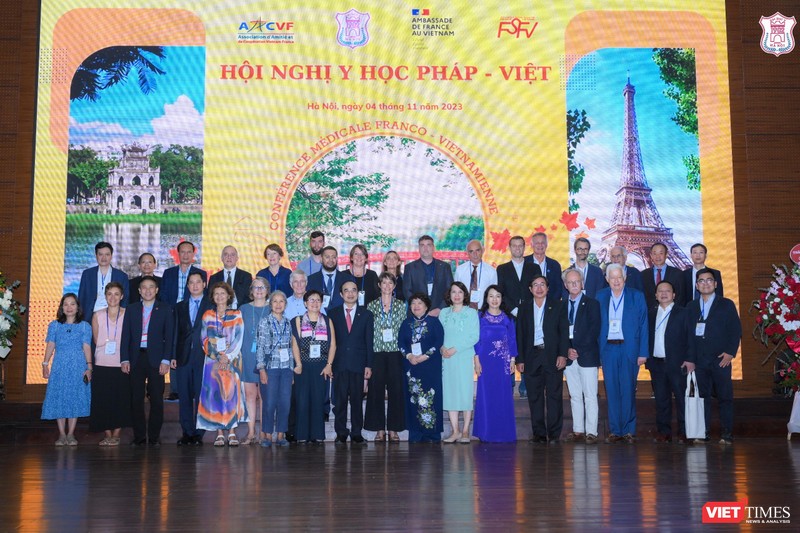 Hội nghị Y khoa Pháp - Việt quy tụ các nhà khoa học y học đầu ngành, các chuyên gia, bác sỹ danh tiếng của Pháp và Việt Nam.