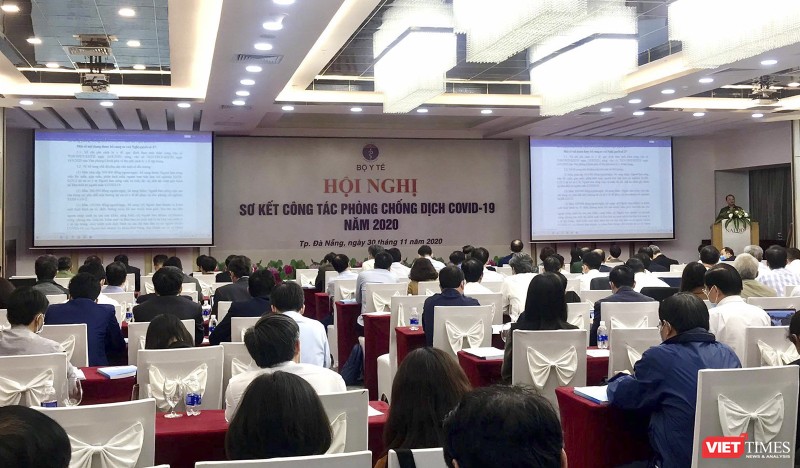 Quang cảnh Hội nghị sơ kết công tác phòng chống dịch COVID-19 năm 2020 do Bộ Y tế tổ chức diễn ra chiều ngày 30/11 tại Đà Nẵng.