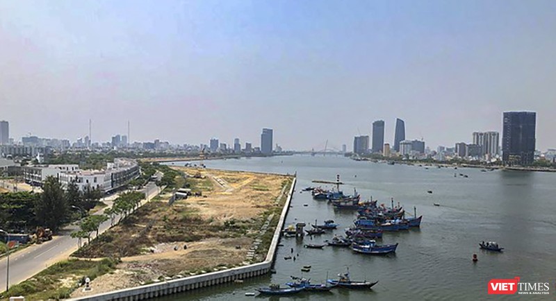 Một góc TP Đà Nẵng nhìn từ cửa sông Hàn