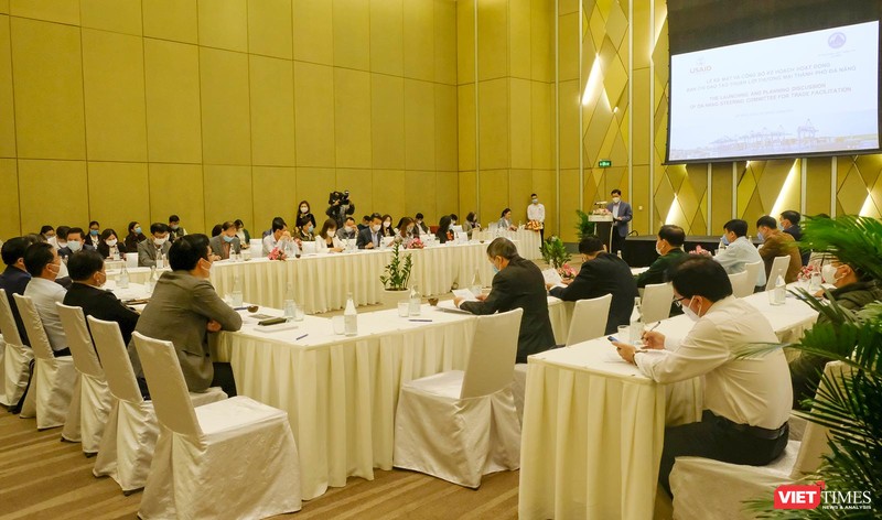 Quang cảnh buổi ra mắt Ban Chỉ đạo tạo thuận lợi thương mại tại Đà Nẵng và công bố kế hoạch hoạt động của dự án Tạo thuận lợi thương mại tại Đà Nẵng