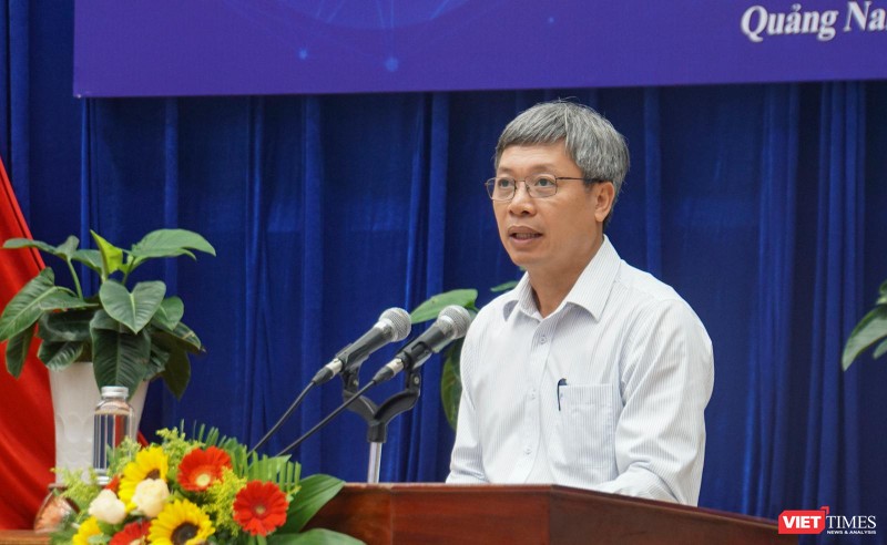 Ông Hồ Quang Bửu – Phó Chủ tịch UBND tỉnh Quảng Nam phát biểu tại hội thảo “Chuyển đổi số và xây dựng kiến trúc ICT phát triển đô thị thông minh tỉnh Quảng Nam”