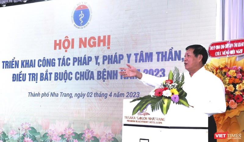 Thứ trưởng Thưởng trực Bộ Y tế Đỗ Xuân Tuyên phát biểu tại hội nghị