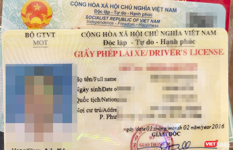 Bưu điện Quảng Nam phối hợp với Sở GTVT tỉnh này triển khai hướng dẫn cấp đổi giấy phép lái xe và cấp hộ chiếu trực tuyến tại các bưu điện trung tâm.