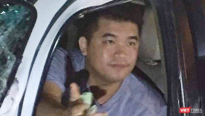 Lái xe gây tai nạn là  thiếu úy Phan Hoài Ân, CSGT tỉnh Bình Dương.